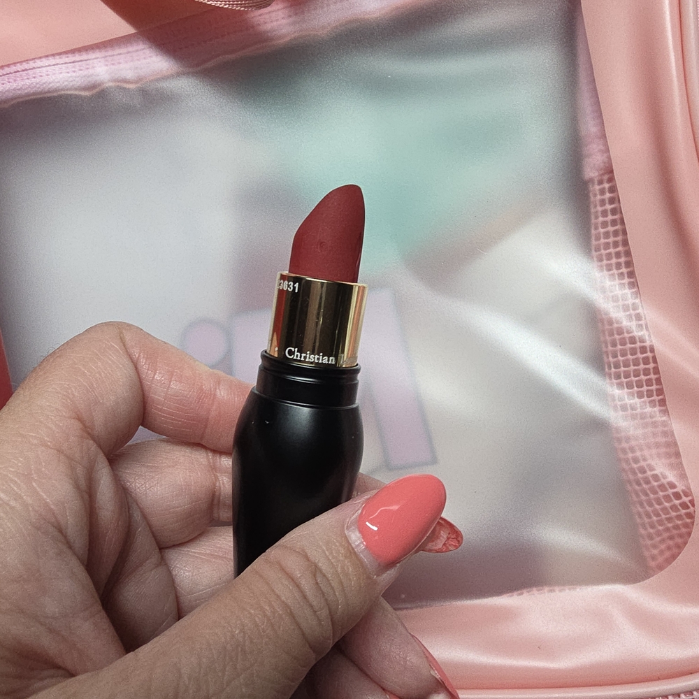 Christian Louboutin Matte Red Lipstick Color 001M Rouge Louboutin NIB - Picture 4 of 9